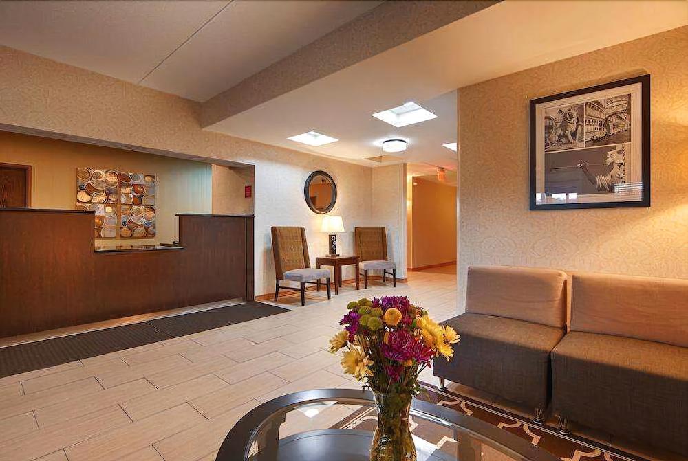 Days Inn By Wyndham Indiana Benjamin Franklin Highway Exterior photo